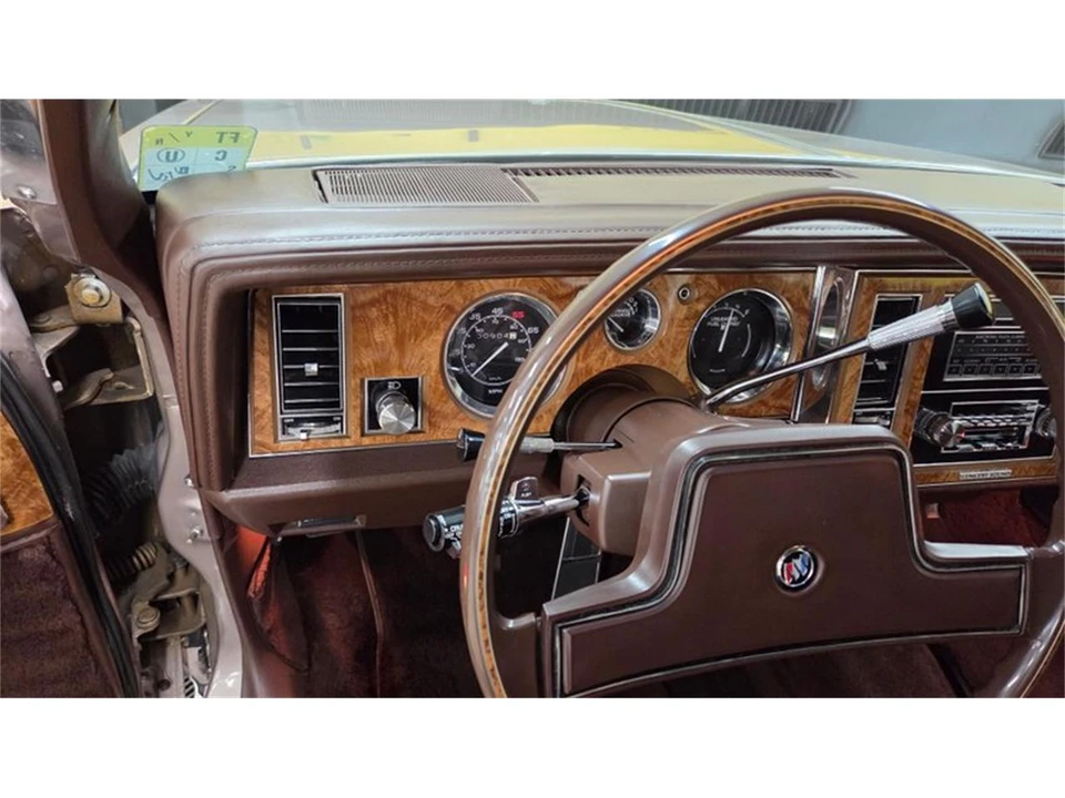 1983 Buick Electra - Image 27 of 31