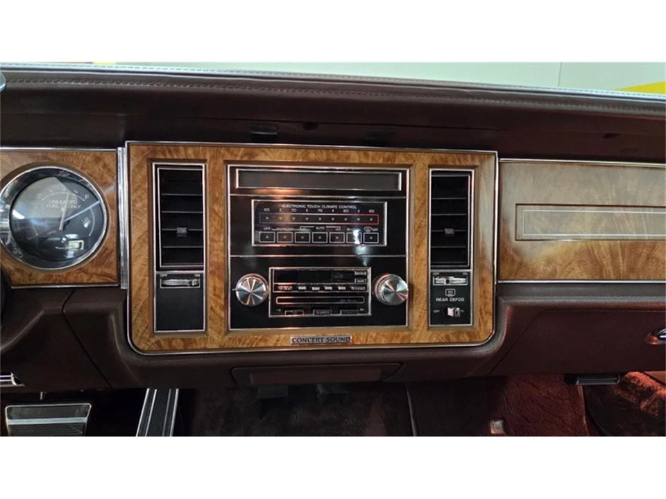 1983 Buick Electra - Image 30 of 31