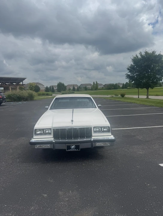 1983 Buick Electra - Image 13 of 31