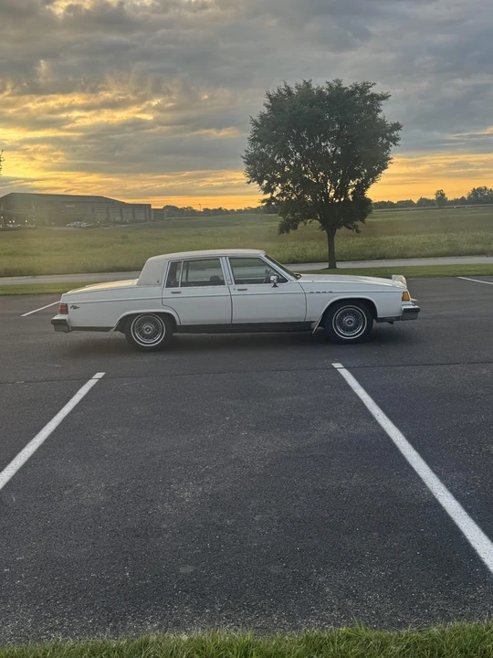 1983 Buick Electra - Image 11 of 31