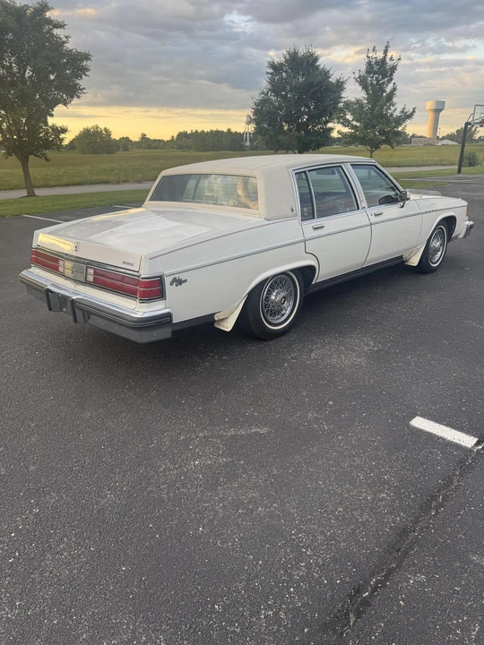 1983 Buick Electra - Image 8 of 31