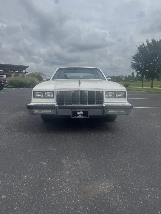 1983 Buick Electra - Image 17 of 31