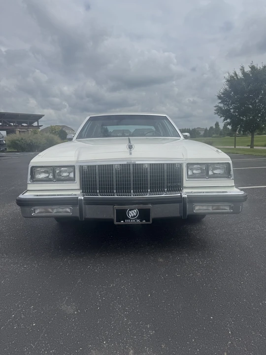 1983 Buick Electra - Image 16 of 31