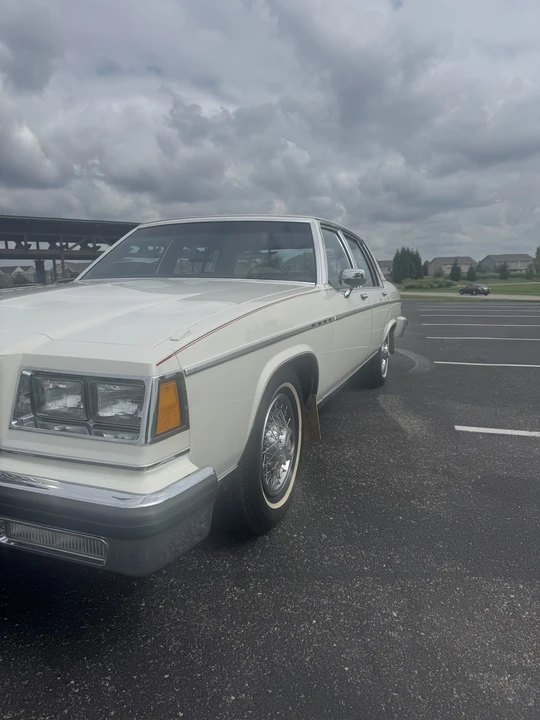 1983 Buick Electra - Image 20 of 31