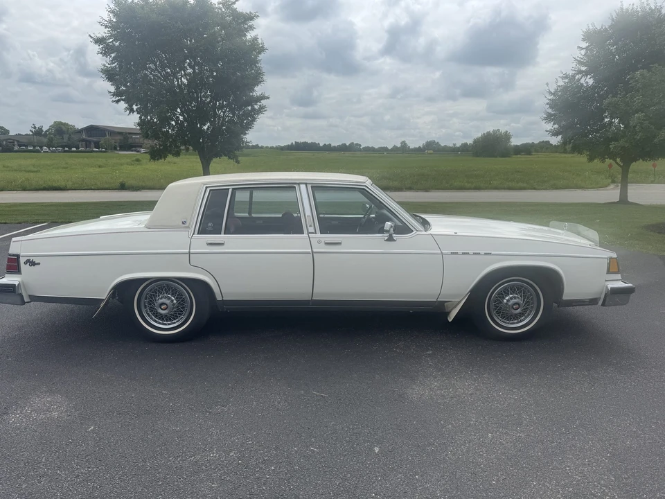 1983 Buick Electra - Image 10 of 31