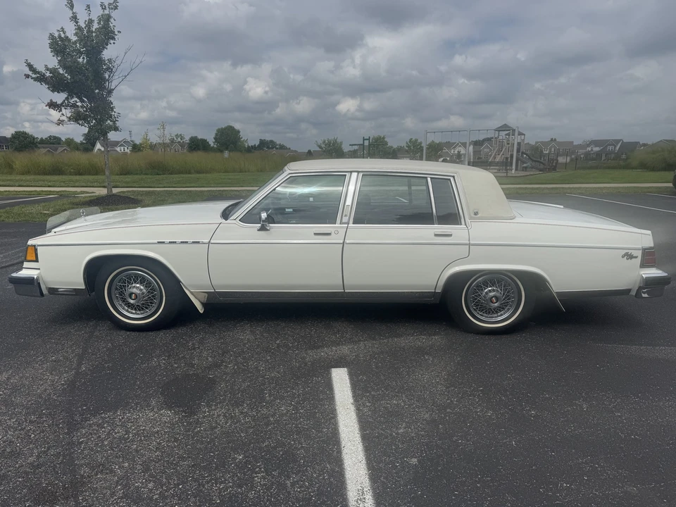 1983 Buick Electra - Image 2 of 31
