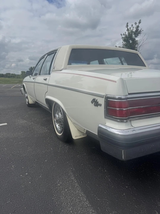 1983 Buick Electra - Image 21 of 31