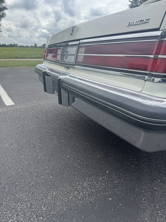 1983 Buick Electra - Image 30 of 31