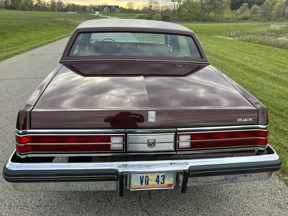 1983 Buick Electra - Image 21 of 31