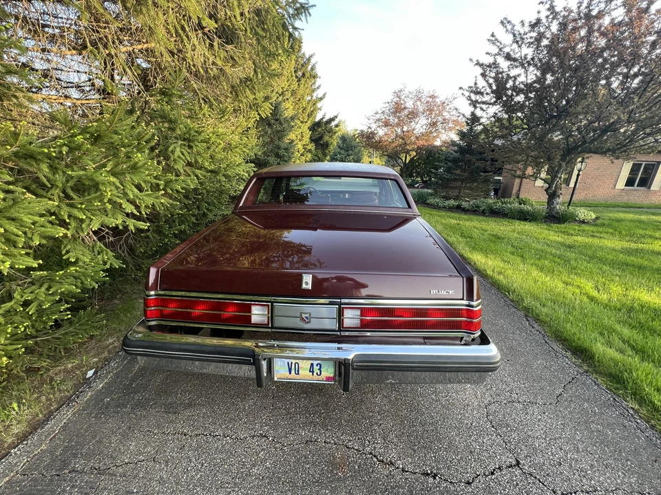 1983 Buick Electra - Image 13 of 31