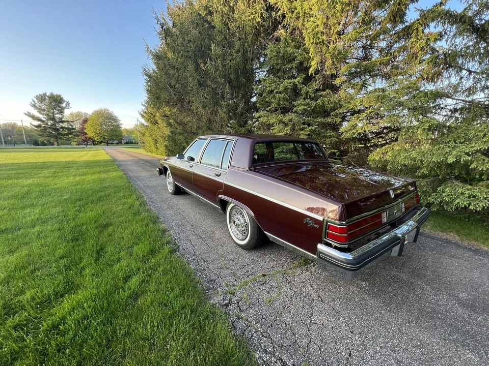 1983 Buick Electra - Image 16 of 31