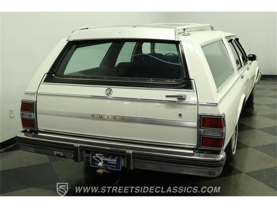 1983 Buick Roadmaster - Image 10 of 31
