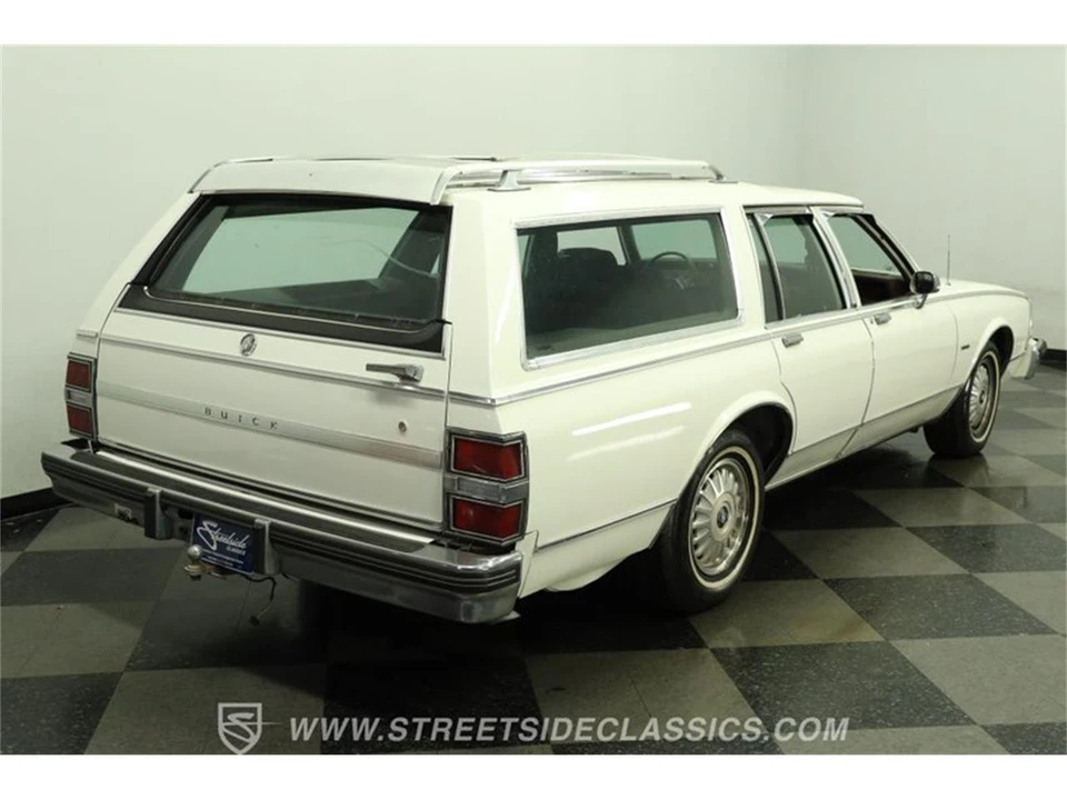 1983 Buick Roadmaster - Image 11 of 31