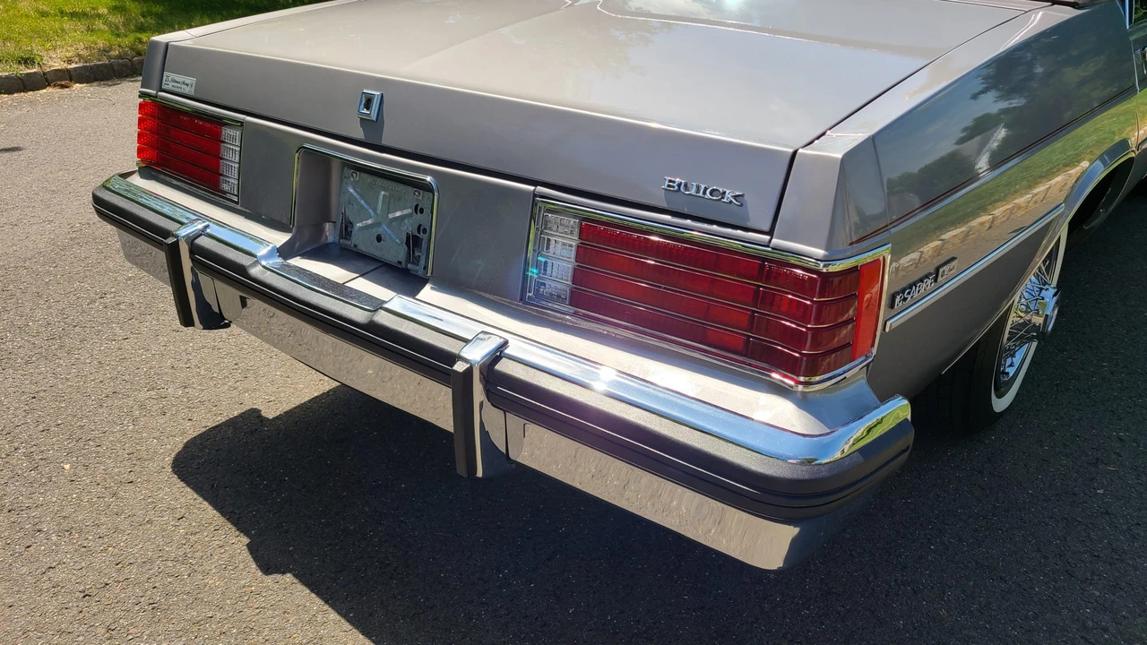 1983 Buick LeSabre - Image 22 of 31