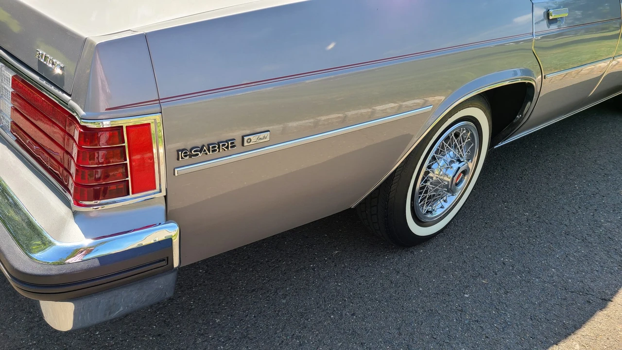 1983 Buick LeSabre - Image 18 of 31