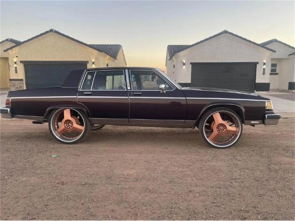 1983 Buick Park Avenue - Image 9 of 15