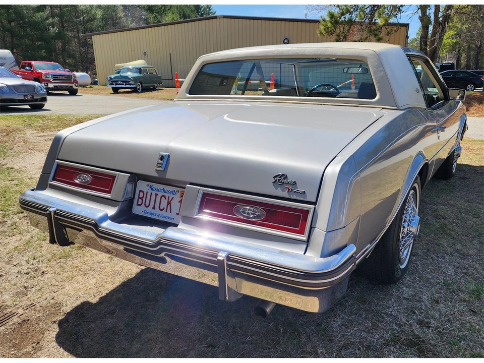 1983 Buick Riviera 4th-7th Gen - Image 2 of 31