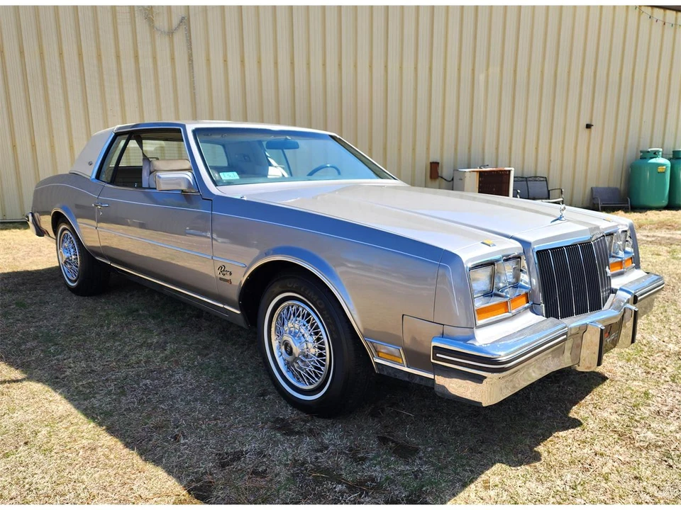 1983 Buick Riviera 4th-7th Gen - Image 4 of 31