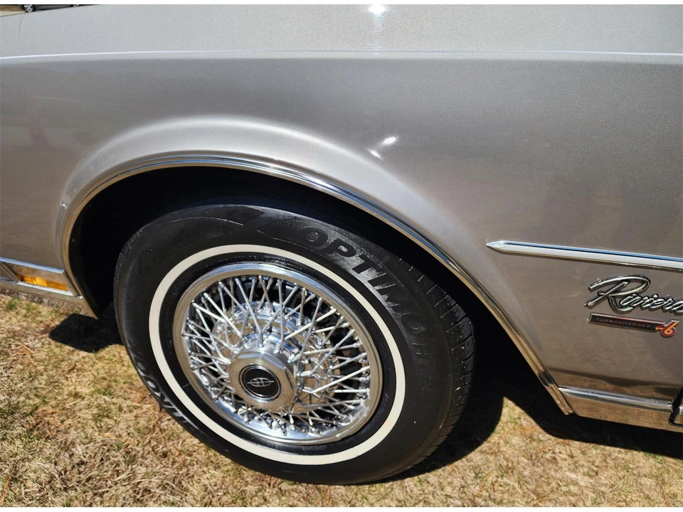 1983 Buick Riviera 4th-7th Gen - Image 12 of 31