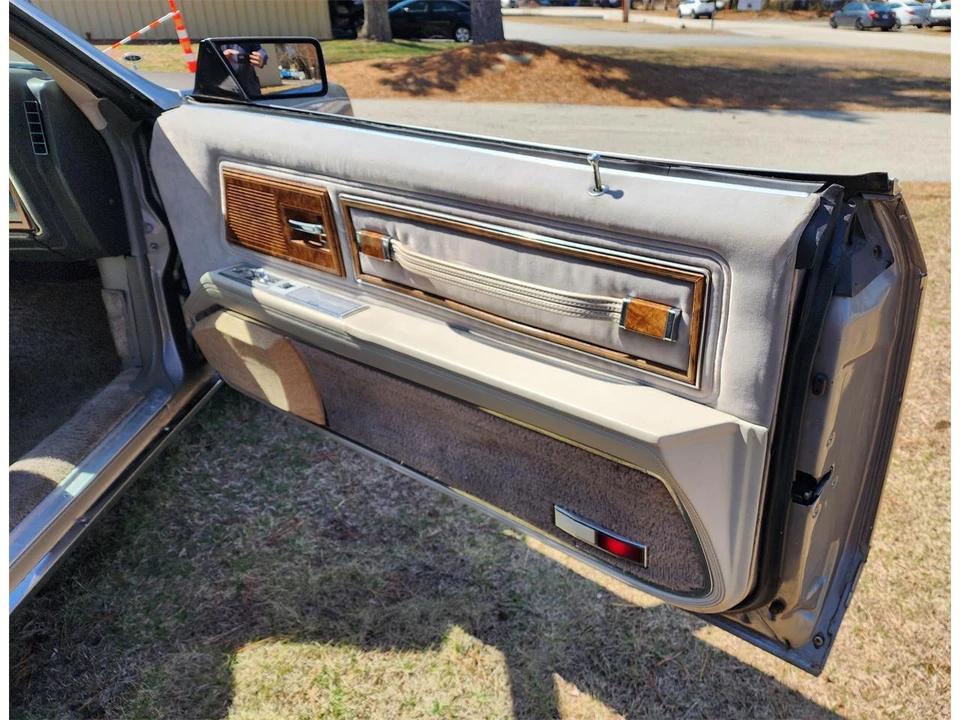 1983 Buick Riviera 4th-7th Gen - Image 26 of 31
