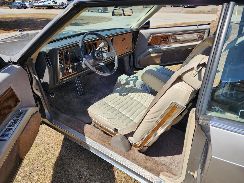 1983 Buick Riviera 4th-7th Gen - Image 20 of 31