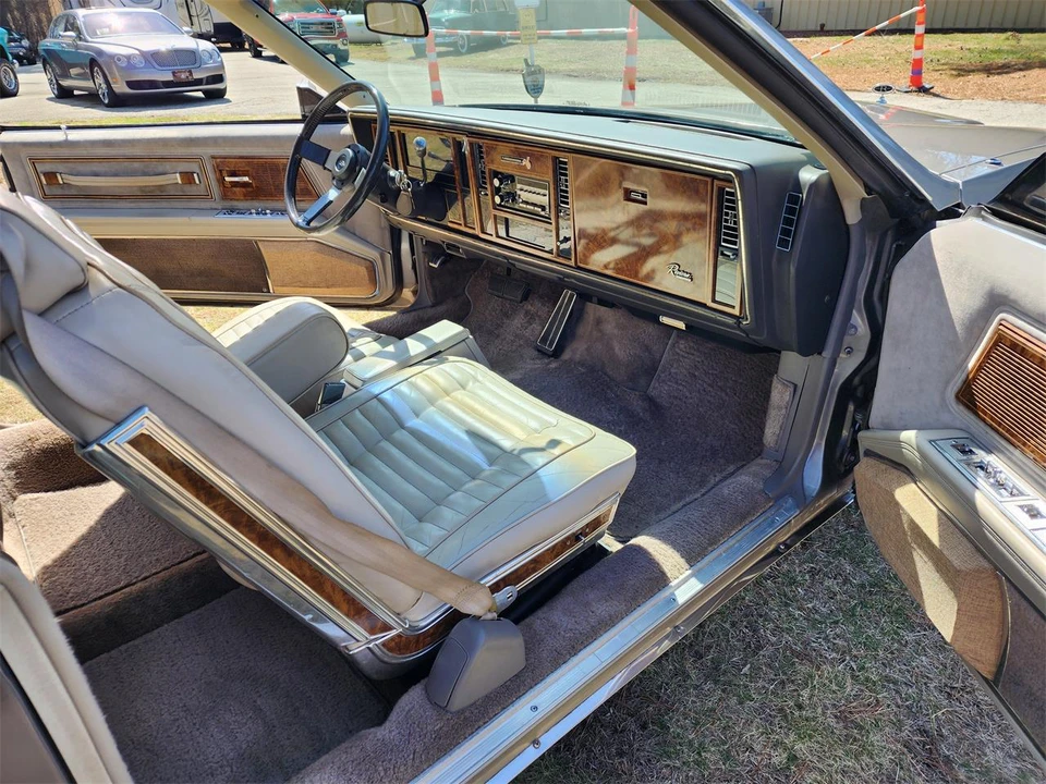 1983 Buick Riviera 4th-7th Gen - Image 28 of 31