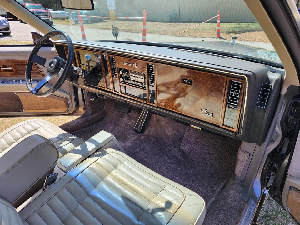 1983 Buick Riviera 4th-7th Gen - Image 29 of 31