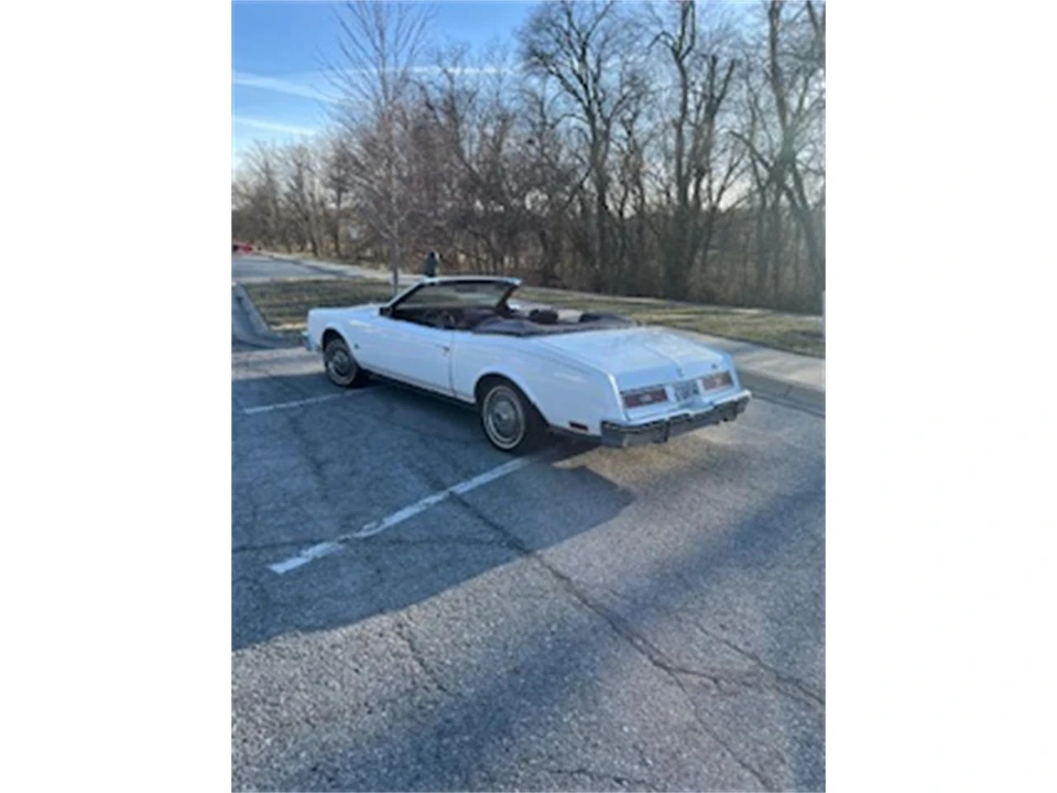 1983 Buick Riviera 4th-7th Gen - Image 2 of 19