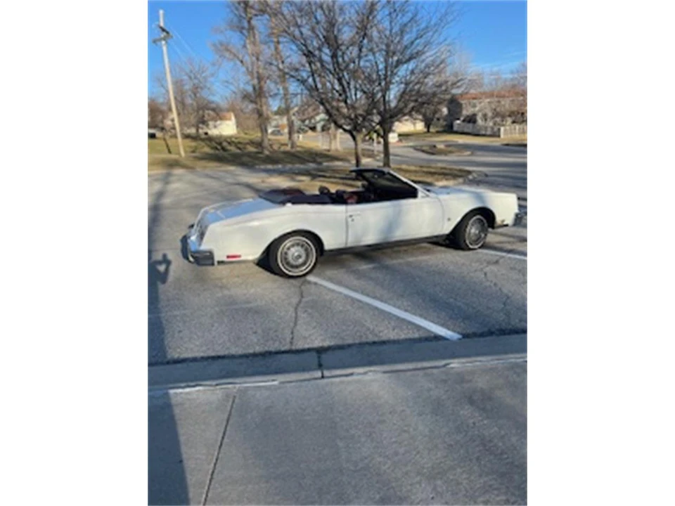 1983 Buick Riviera 4th-7th Gen - Image 4 of 19