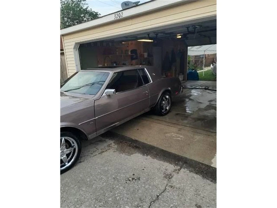 1983 Buick Riviera 4th-7th Gen - Image 8 of 21