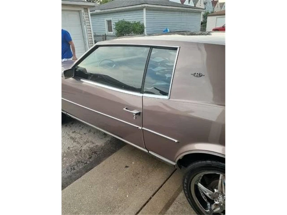 1983 Buick Riviera 4th-7th Gen - Image 10 of 21