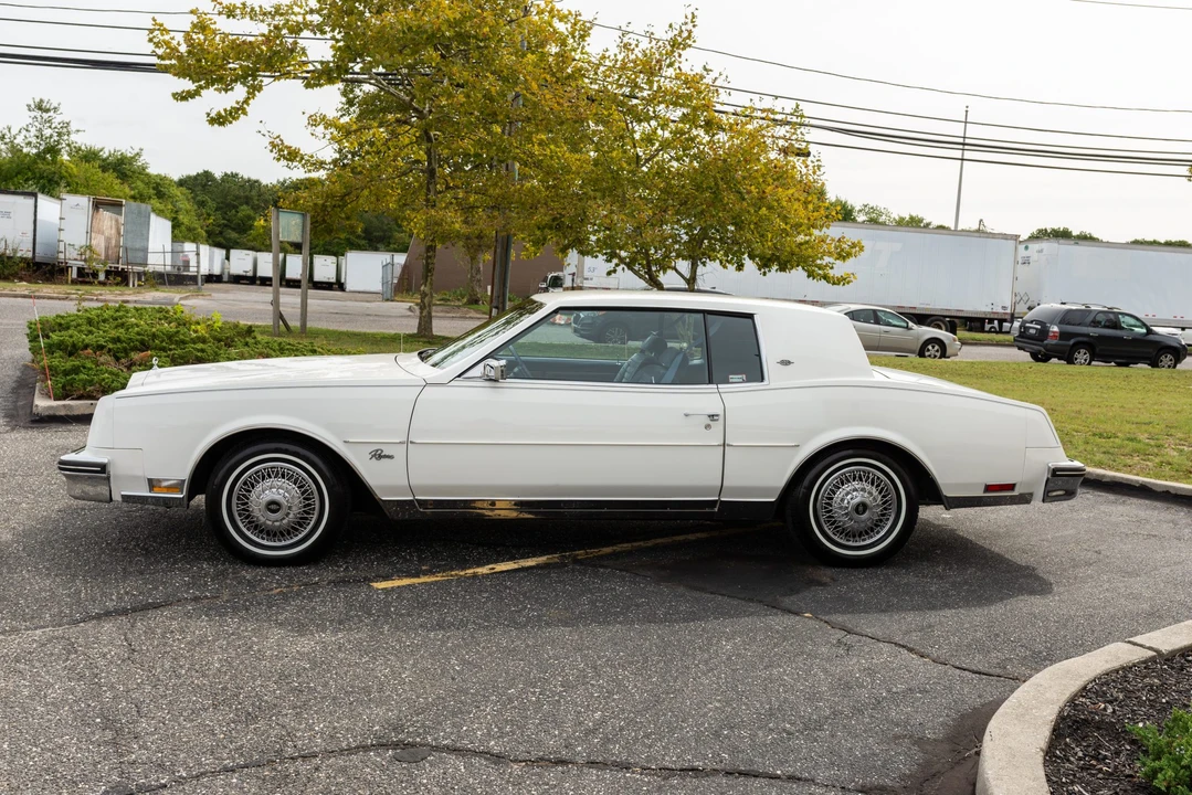 1983 Buick Riviera 4th-7th Gen - Image 8 of 31