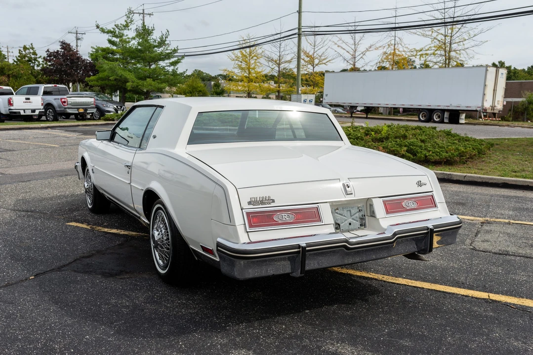 1983 Buick Riviera 4th-7th Gen - Image 7 of 31