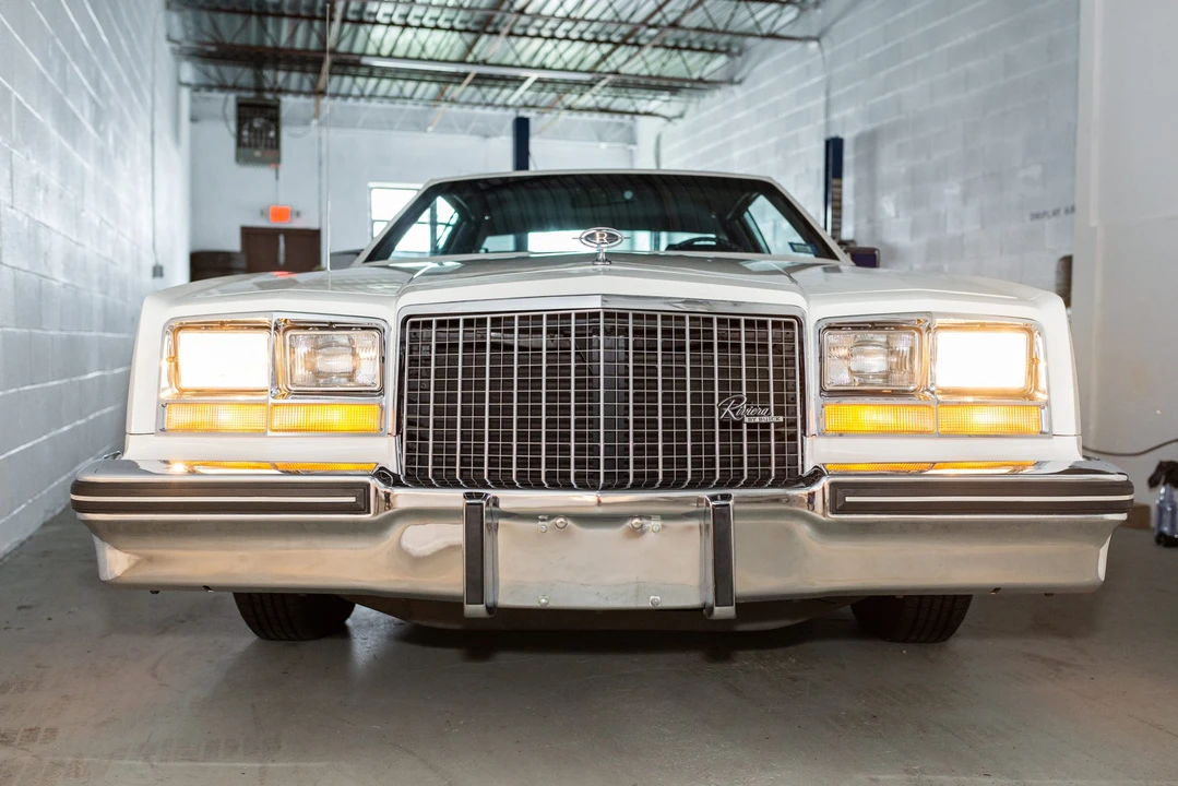 1983 Buick Riviera 4th-7th Gen - Image 25 of 31
