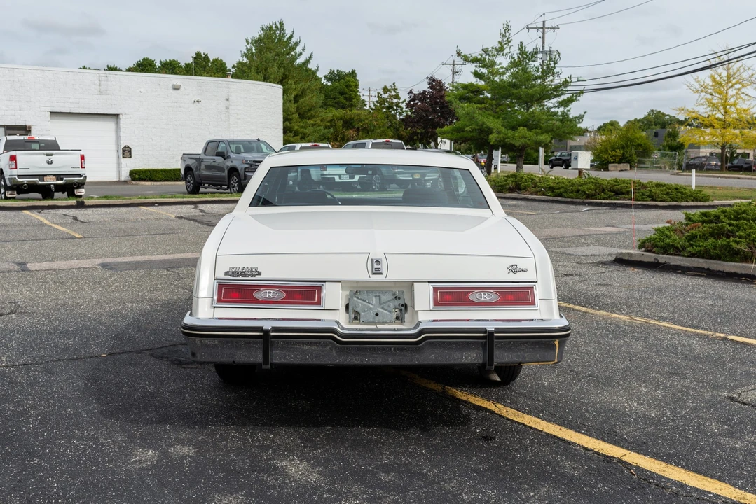 1983 Buick Riviera 4th-7th Gen - Image 6 of 31