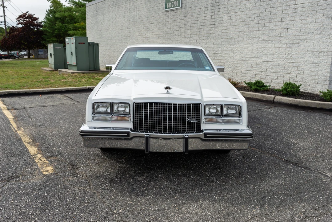 1983 Buick Riviera 4th-7th Gen - Image 2 of 31