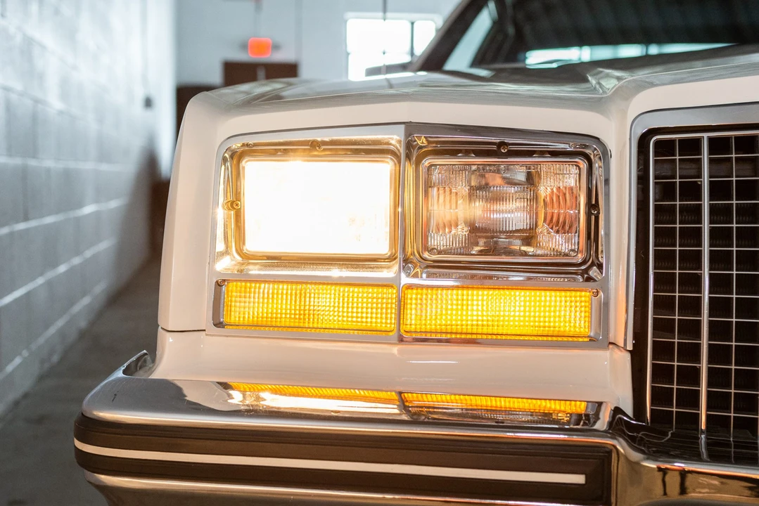 1983 Buick Riviera 4th-7th Gen - Image 26 of 31
