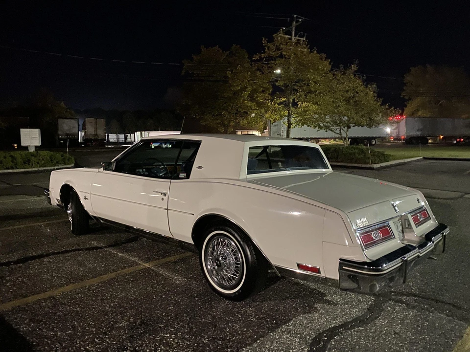 1983 Buick Riviera 4th-7th Gen - Image 23 of 31