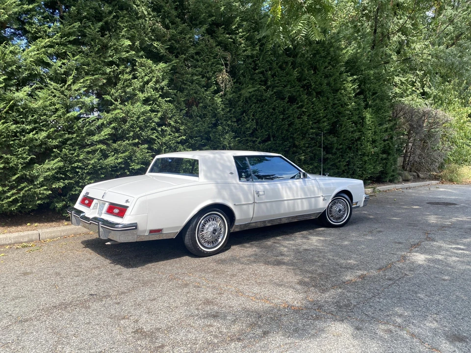 1983 Buick Riviera 4th-7th Gen - Image 13 of 31