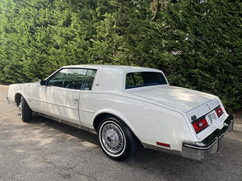 1983 Buick Riviera 4th-7th Gen - Image 16 of 31