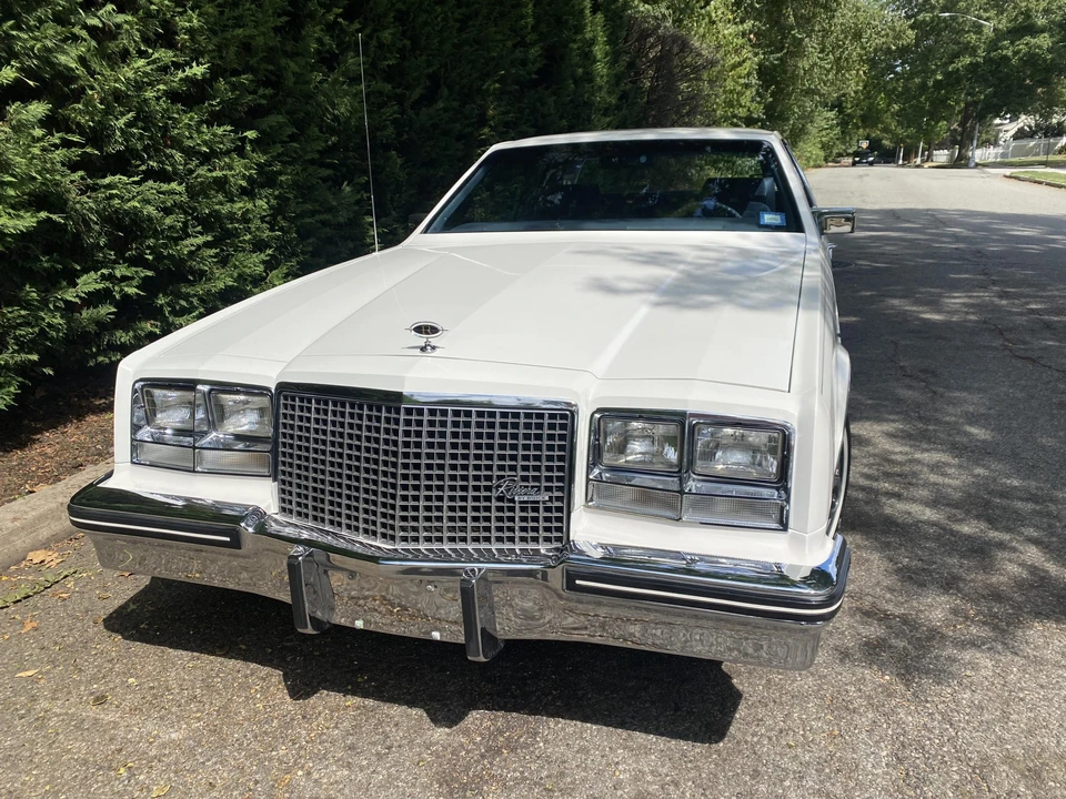 1983 Buick Riviera 4th-7th Gen - Image 10 of 31