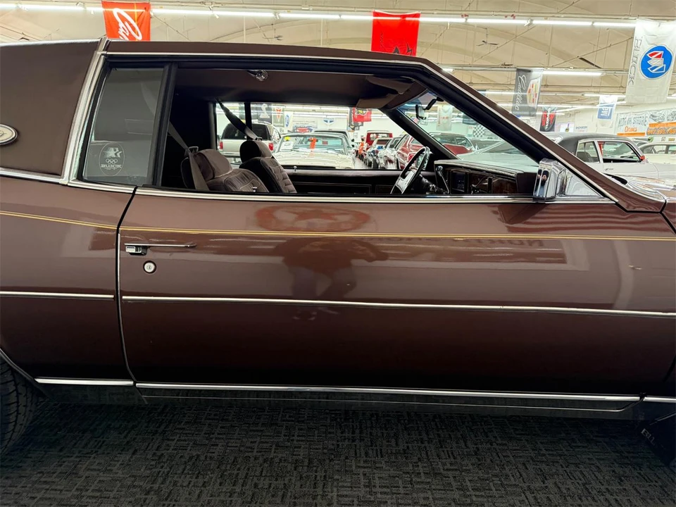 1983 Buick Riviera 4th-7th Gen - Image 25 of 31