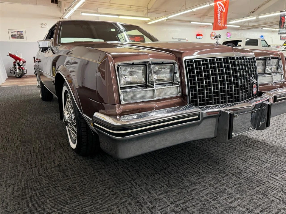 1983 Buick Riviera 4th-7th Gen - Image 7 of 31