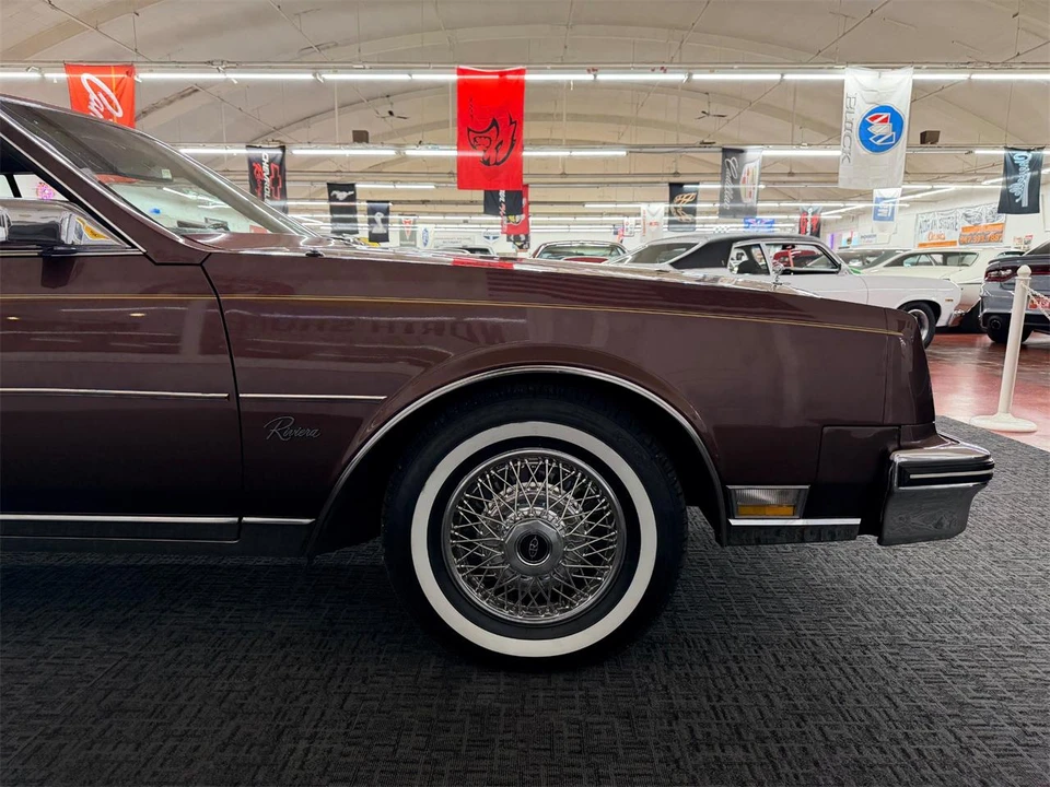 1983 Buick Riviera 4th-7th Gen - Image 26 of 31