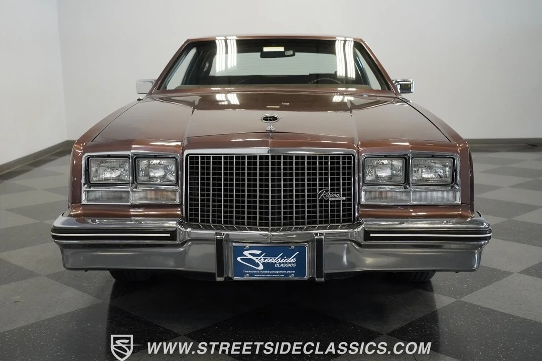 1983 Buick Riviera 4th-7th Gen - Image 8 of 12
