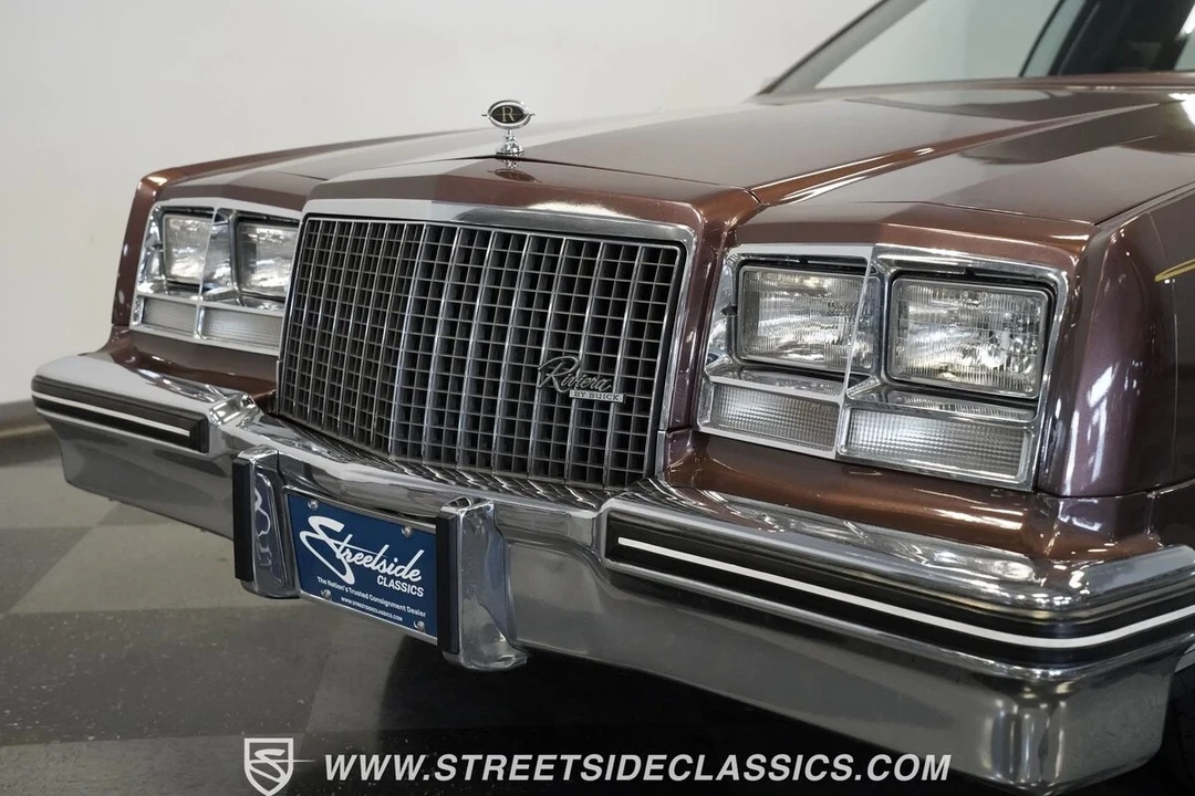 1983 Buick Riviera 4th-7th Gen - Image 9 of 12