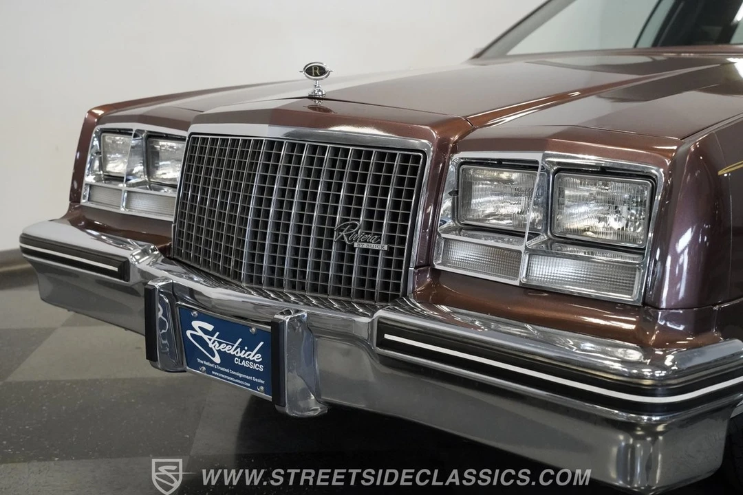 1983 Buick Riviera 4th-7th Gen - Image 8 of 12
