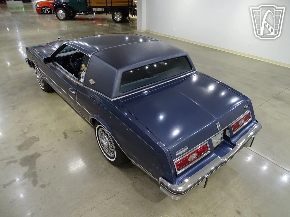 1983 Buick Riviera 4th-7th Gen - Image 9 of 12