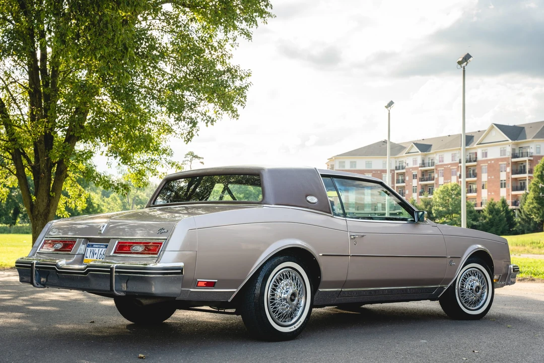 1983 Buick Riviera 4th-7th Gen - Image 9 of 31