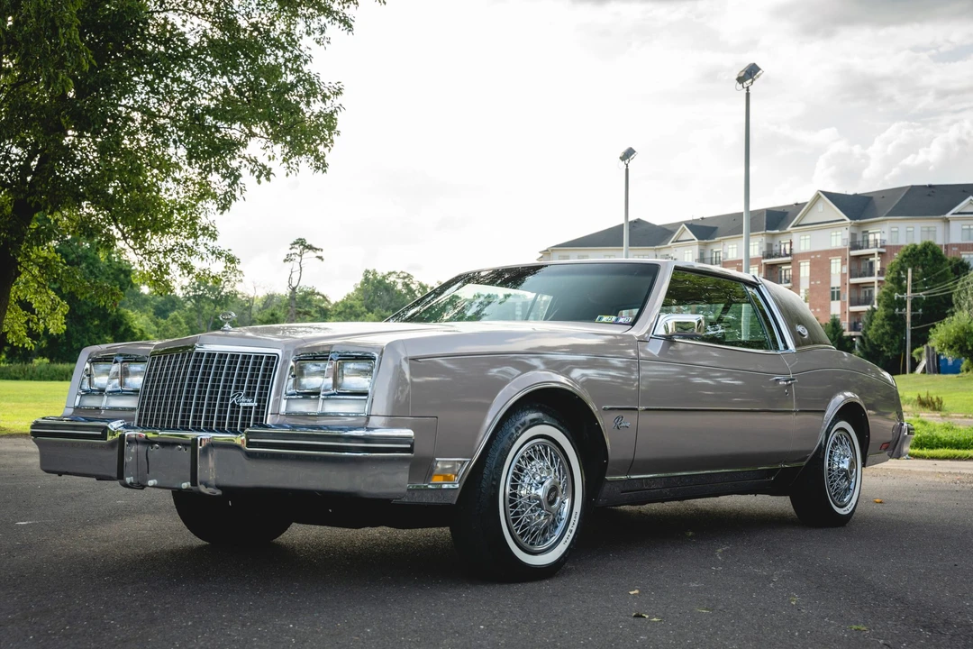 1983 Buick Riviera 4th-7th Gen - Image 3 of 31